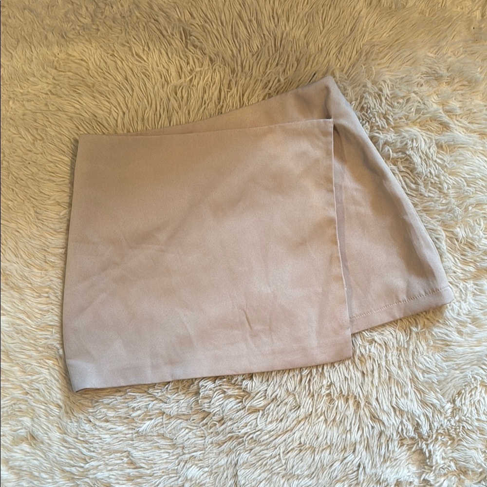 Elegant Tan Women's Skirt